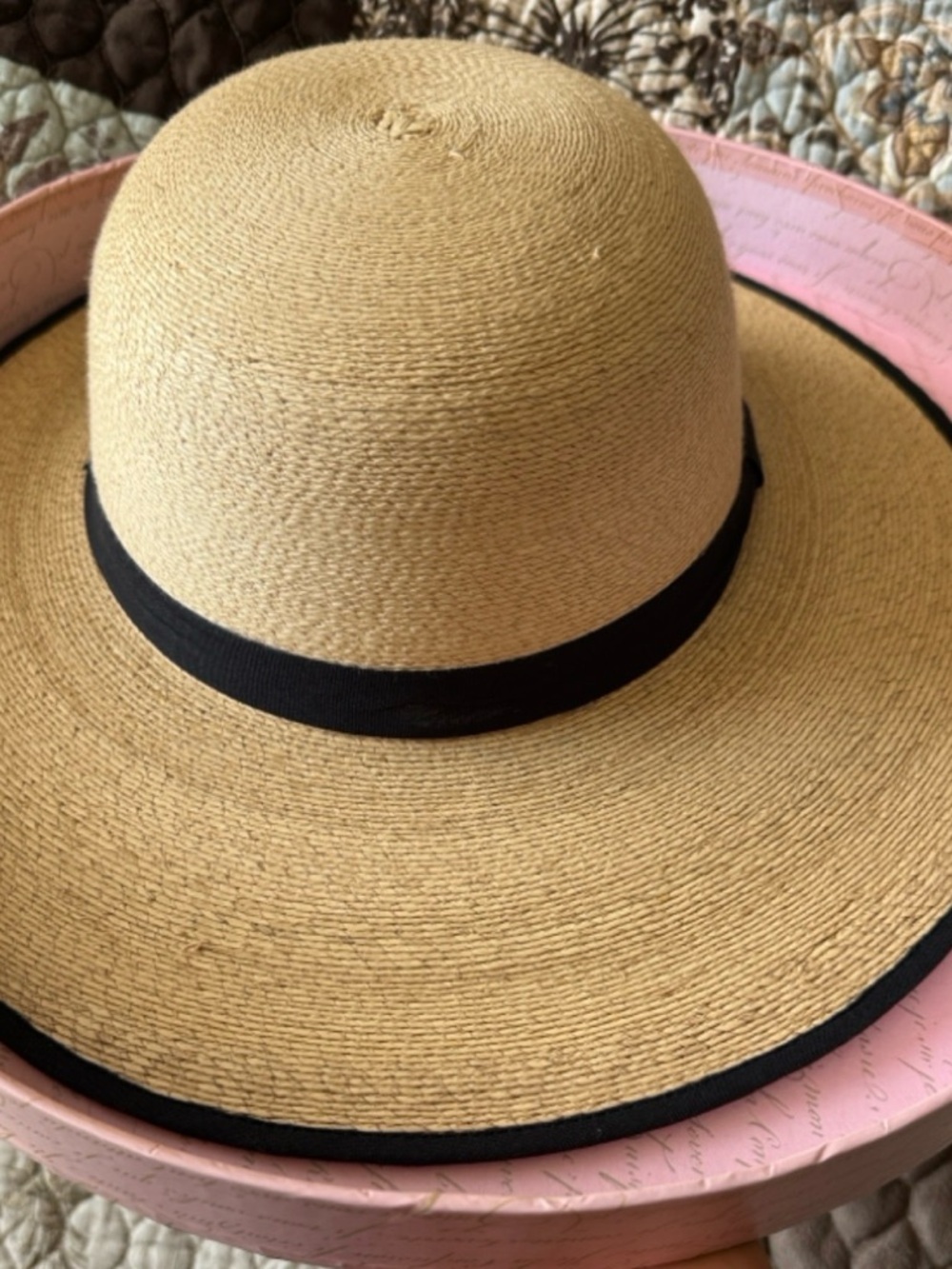 Classic Wide-Brim Straw Sun Hat with Black Band - Natural
